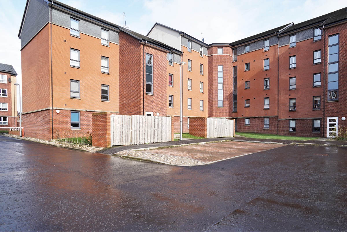 1 Springfield Gardens Parkhead Central Letting Services