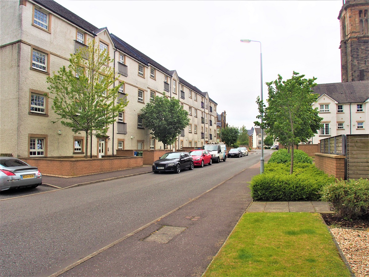 163 Parklands Oval Crookston Central Letting Services Letting