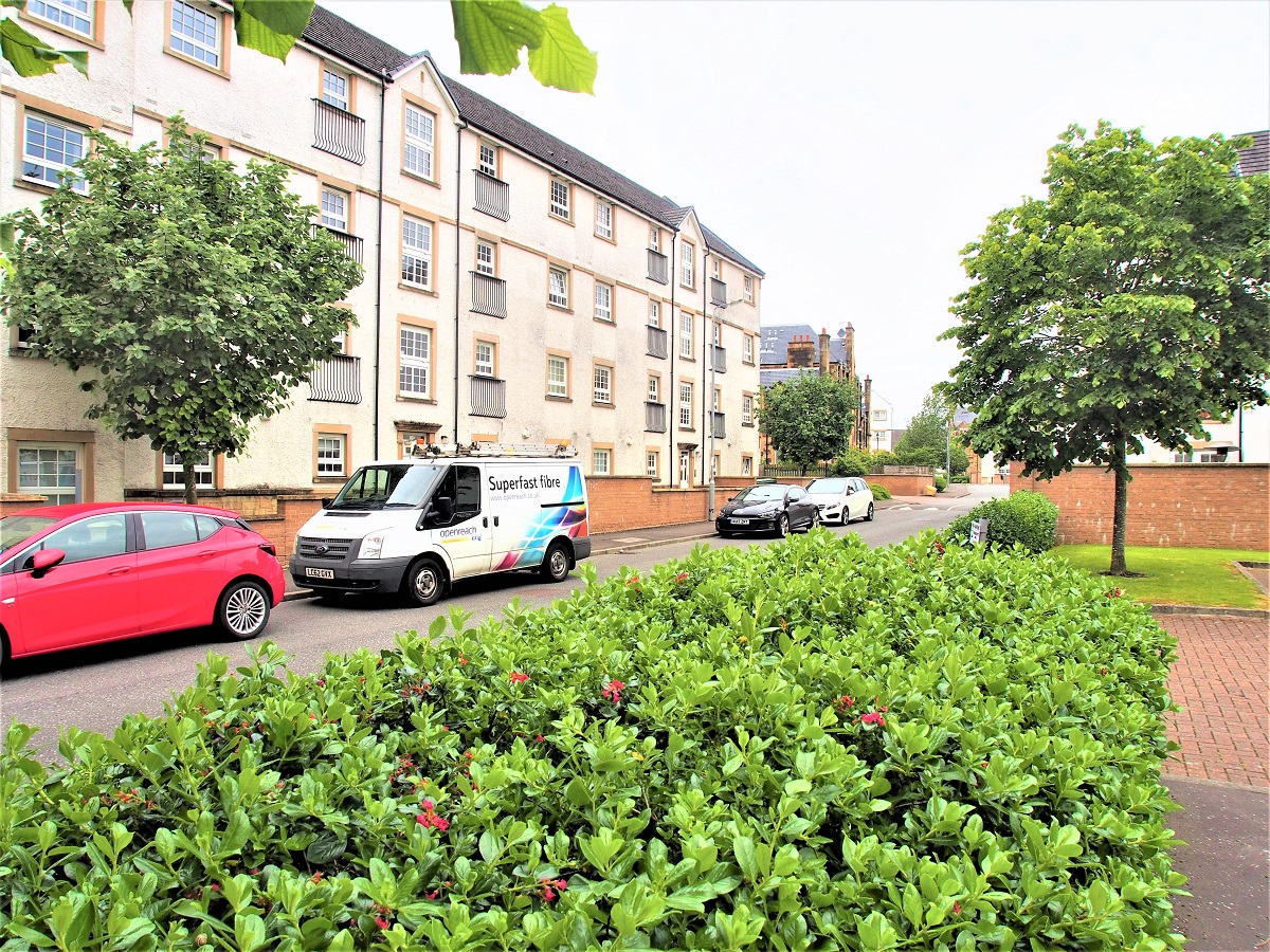 163 Parklands Oval Crookston Central Letting Services Letting